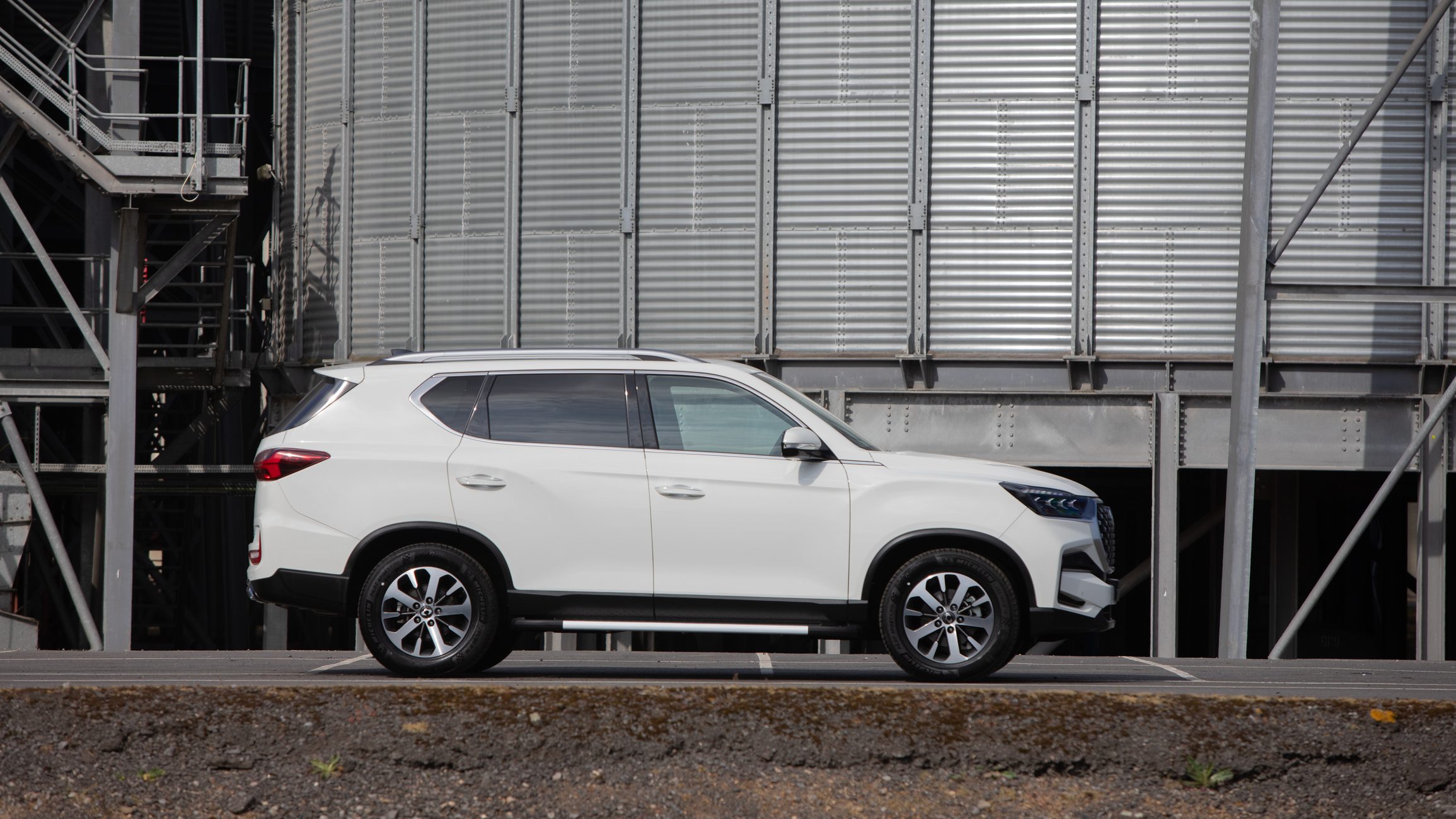 Kgm Rexton Cv Design Hero